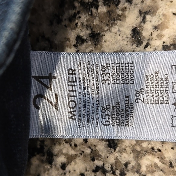 MOTHER LOOKER ANKLE FRAY IN FILM AT 11 WASH JEANS. SIZE 24. - Picture 7 of 12